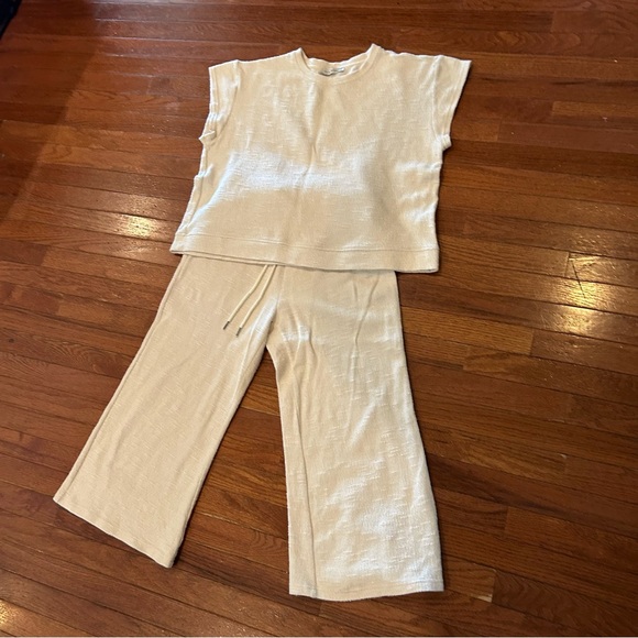 SEE AND BE SEEN Been There Women’s size M Comfy Cream Jumpsuit - Picture 3 of 9